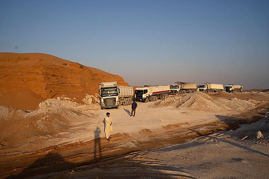 Convoy on the sand track